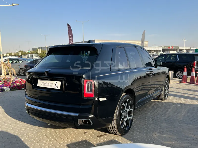 2021 رولز رويس كولينان بلاك بادج