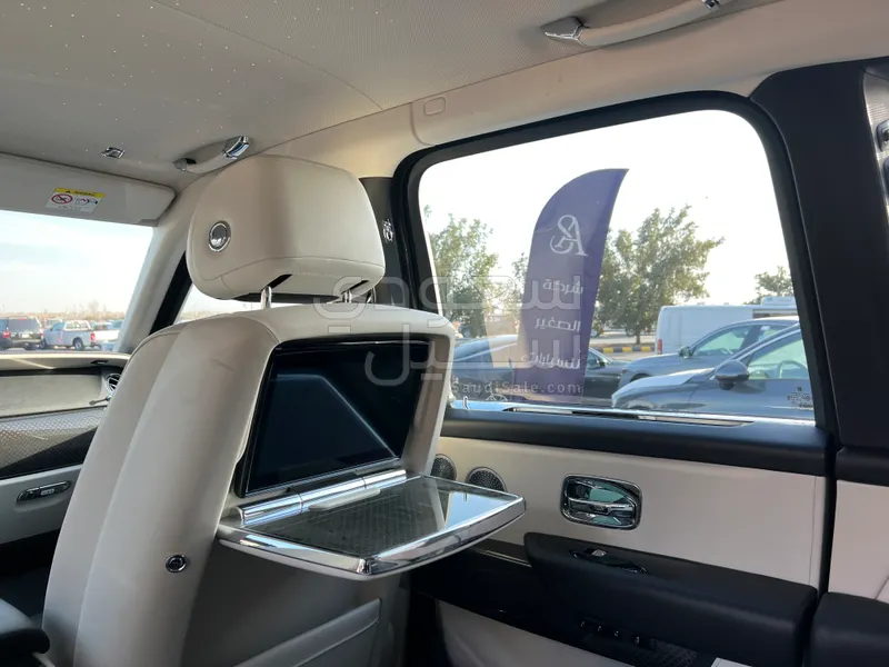 2021 رولز رويس كولينان بلاك بادج