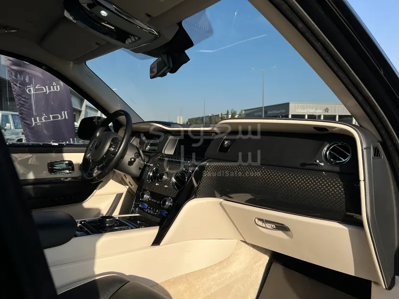 2021 رولز رويس كولينان بلاك بادج