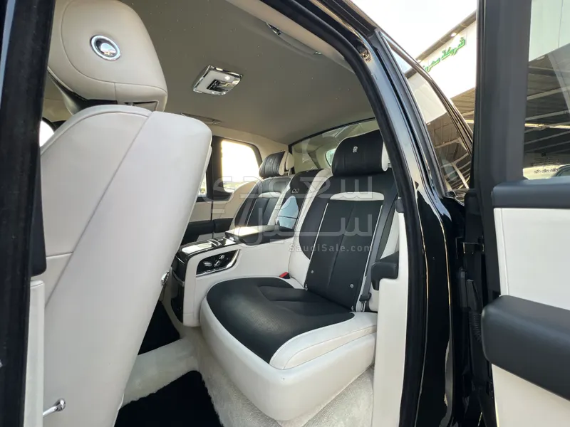 2021 رولز رويس كولينان بلاك بادج