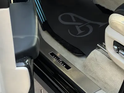 2021 رولز رويس كولينان بلاك بادج
