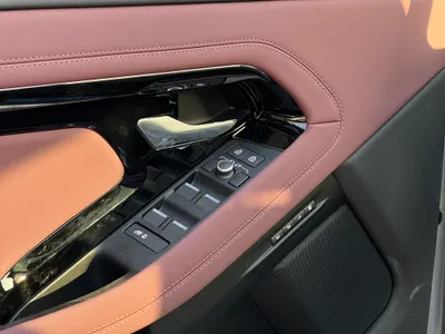 2024 لاند روفر رينج روفر ايفوك