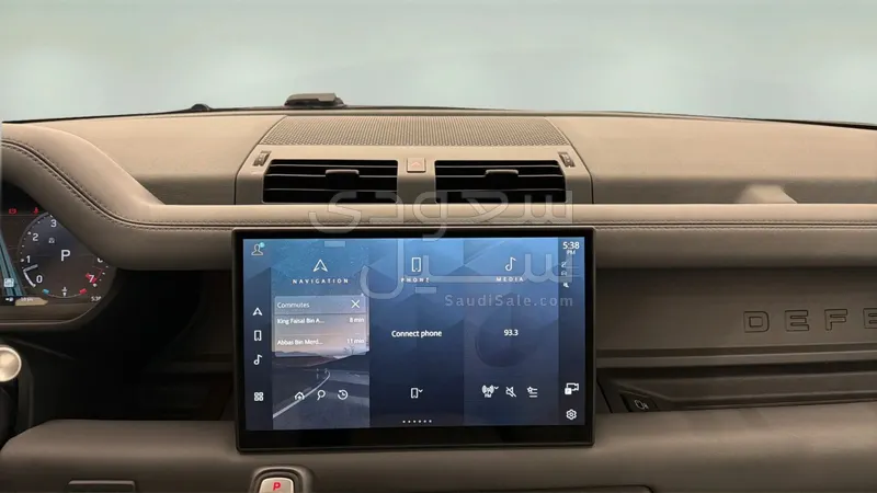 2025 لاند روفر ديفيندر اتش اس اي