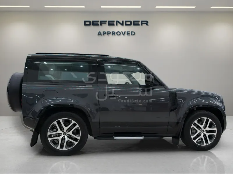 2025 لاند روفر ديفيندر اتش اس اي