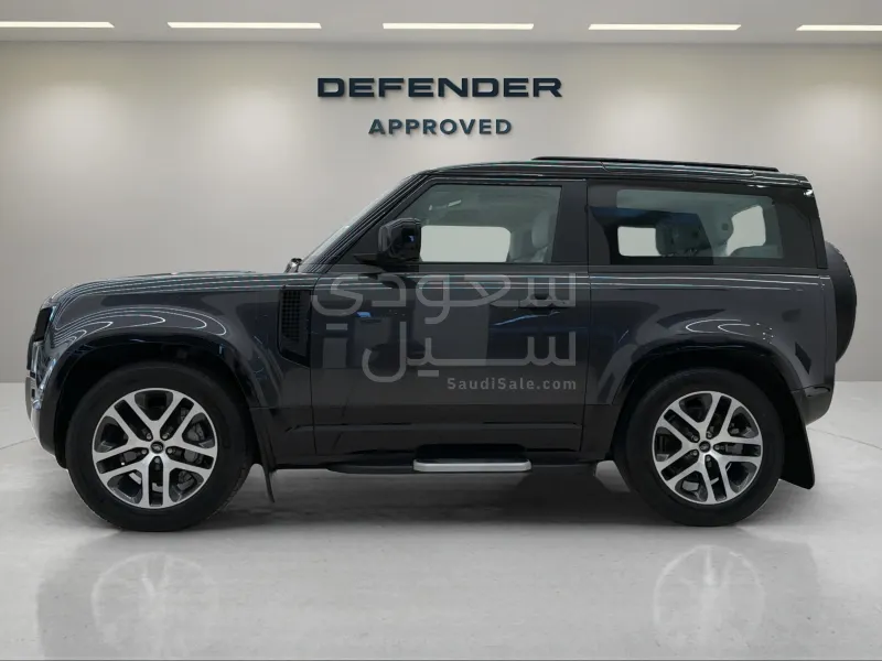 2025 لاند روفر ديفيندر اتش اس اي