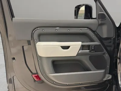 2025 لاند روفر ديفيندر اتش اس اي