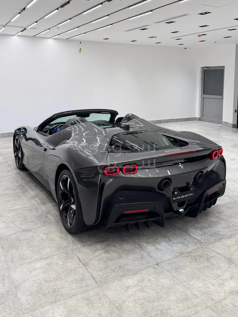 2023 فيراري اس اف 90 سبايدر