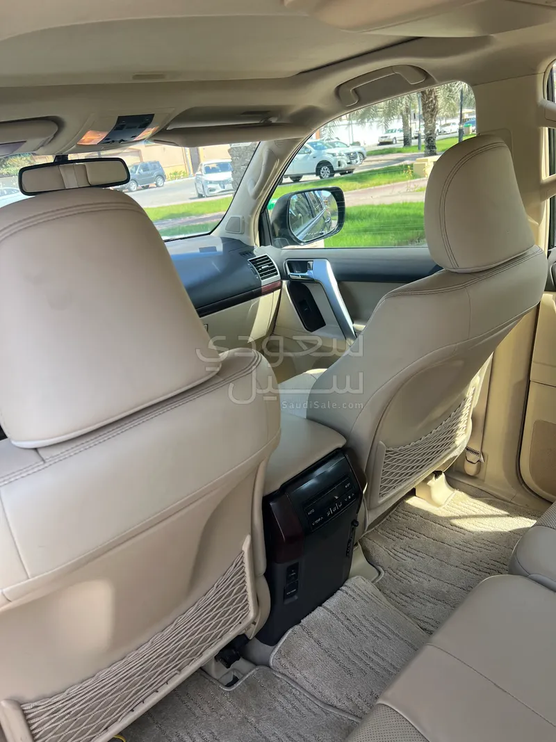 2014 تويوتا برادو في اكس