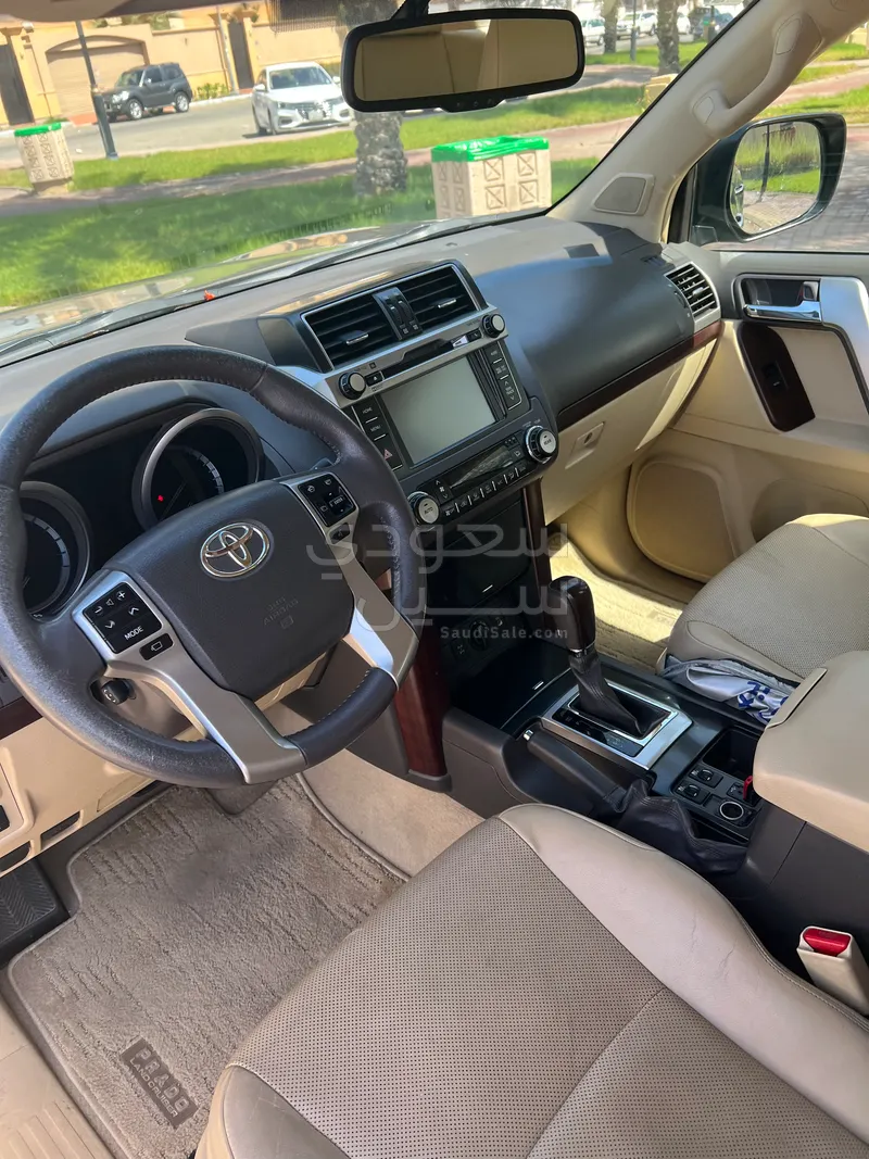 2014 تويوتا برادو في اكس