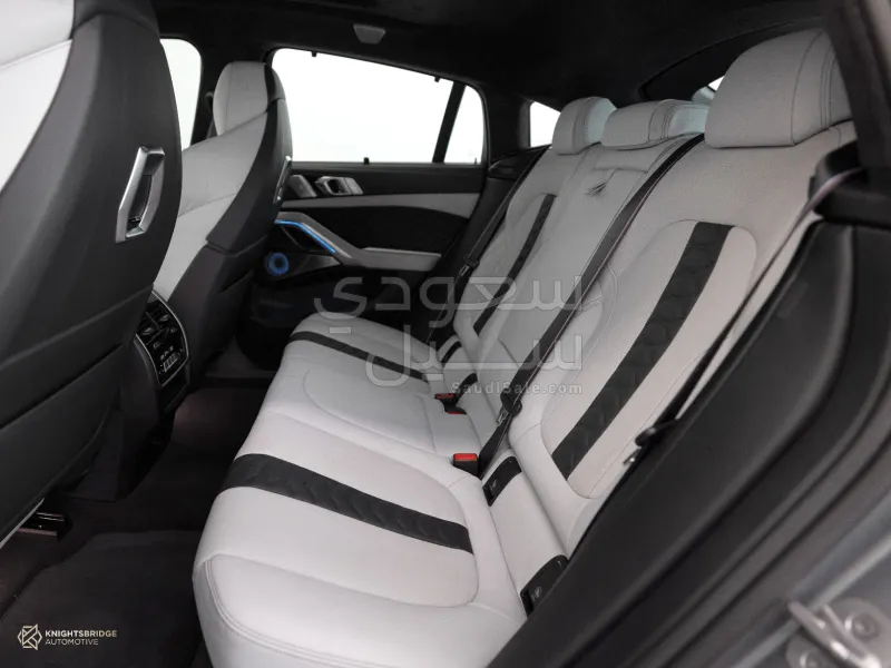 2025 بي ام دبليو الفئة اكس 6 إم كومبيتيشن