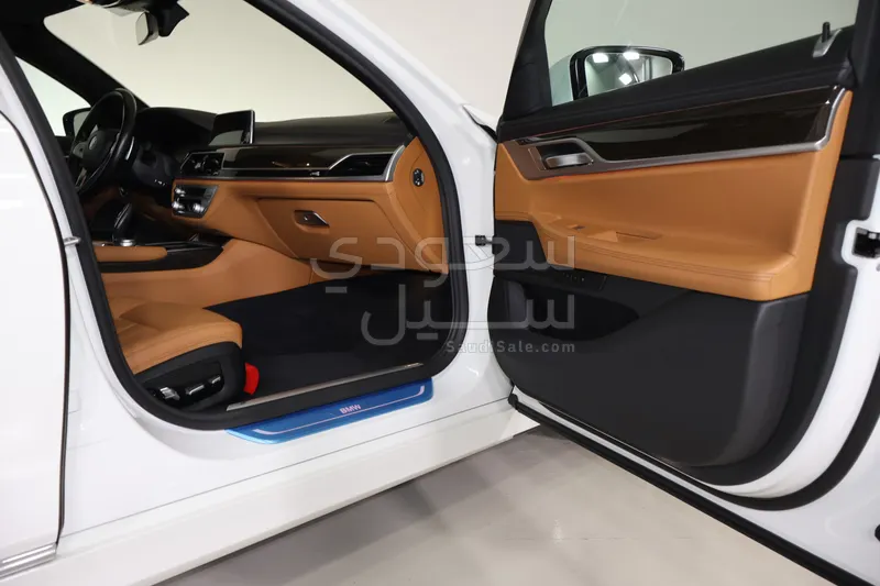 2021 بي ام دبليو الفئة السابعة 740أي