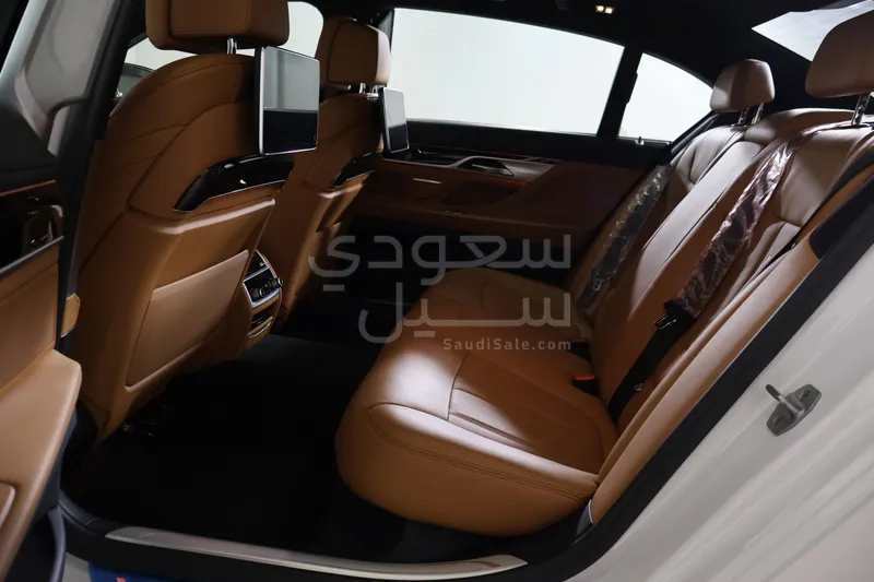 2021 بي ام دبليو الفئة السابعة 740أي