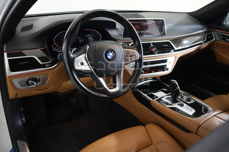 2021 بي ام دبليو الفئة السابعة 740أي