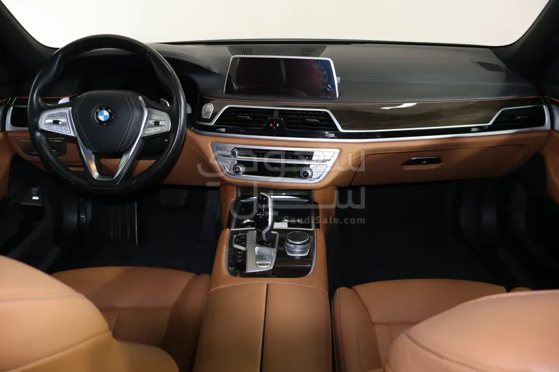 2021 بي ام دبليو الفئة السابعة 740أي