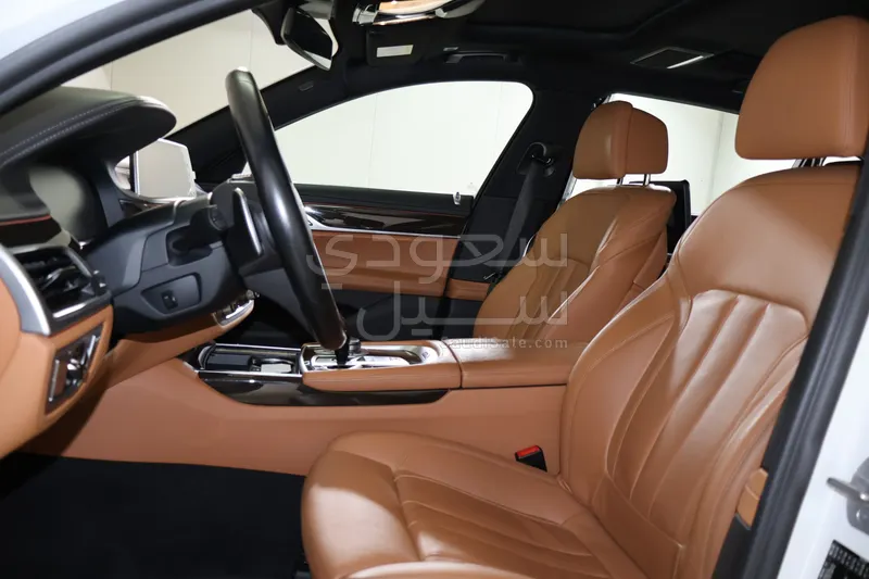 2021 بي ام دبليو الفئة السابعة 740أي