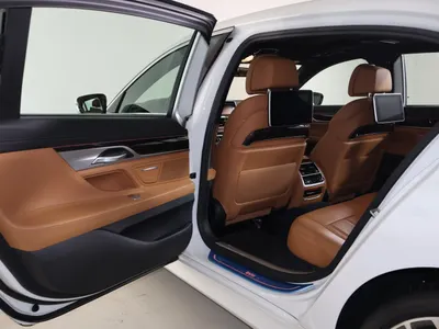 2021 بي ام دبليو الفئة السابعة 740أي