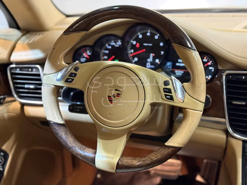 2013 بورش بانميرا 4