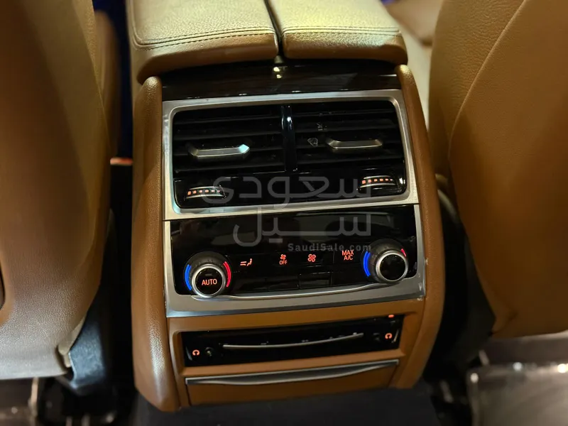 2021 بي ام دبليو الفئة السابعة 730 إل أي