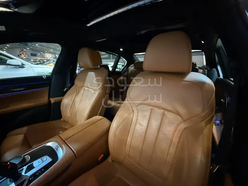 2021 بي ام دبليو الفئة السابعة 730 إل أي