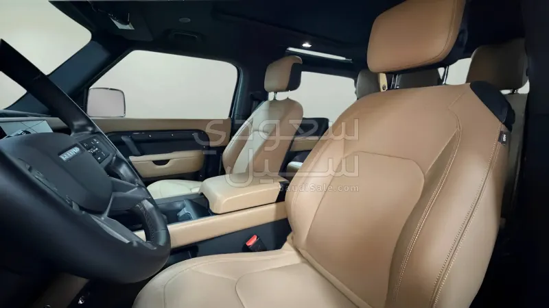 2025 لاند روفر ديفيندر اتش اس اي