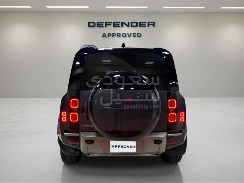 2025 لاند روفر ديفيندر اتش اس اي