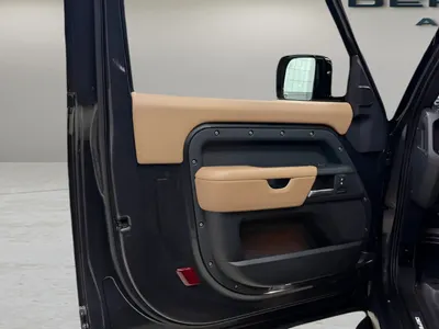 2025 لاند روفر ديفيندر اتش اس اي