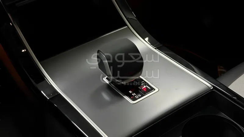 2025 لاند روفر رينج روفر ايفوك داينمك