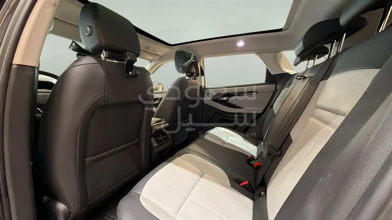 2025 لاند روفر رينج روفر ايفوك داينمك