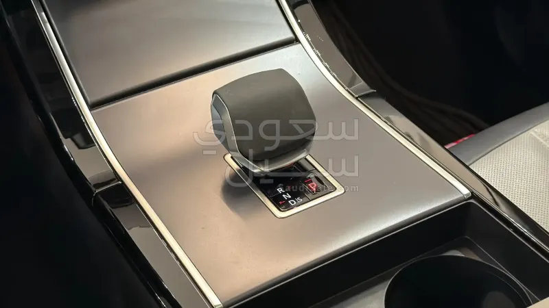 2025 لاند روفر رينج روفر ايفوك داينمك