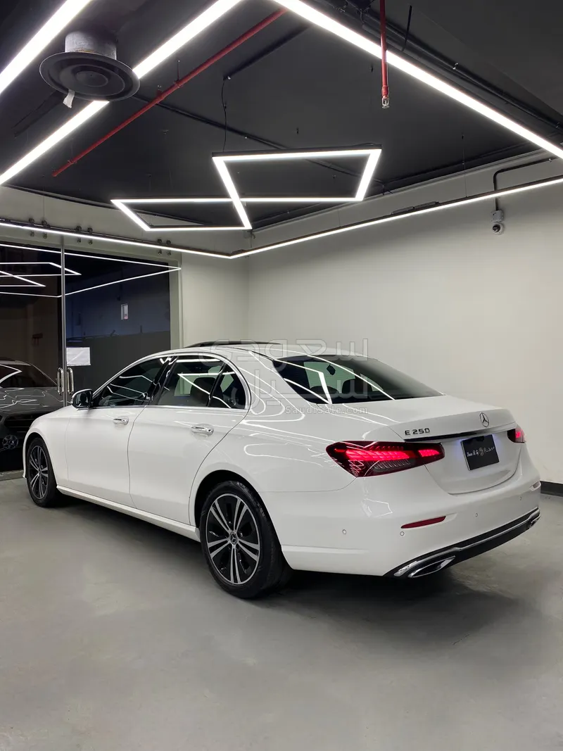 2021 مرسيدس - بنز إي 250