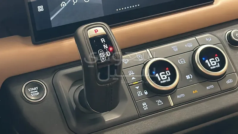 2025 لاند روفر ديفيندر اتش اس اي