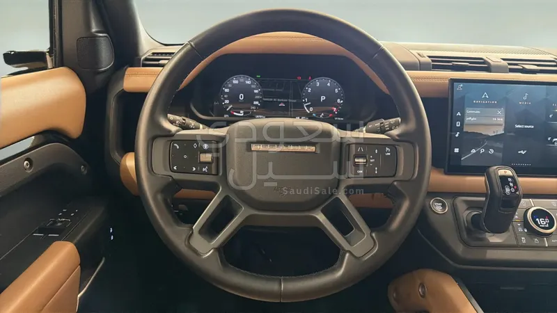 2025 لاند روفر ديفيندر اتش اس اي