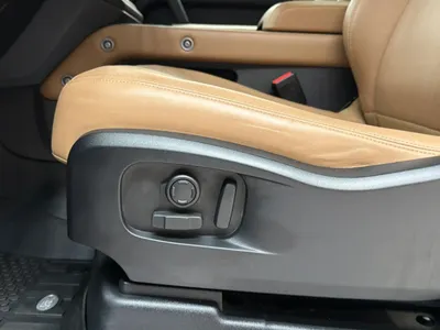 2025 لاند روفر ديفيندر اتش اس اي