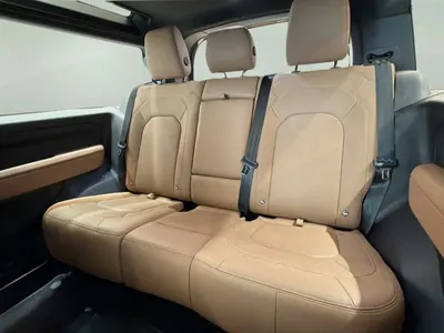 2025 لاند روفر ديفيندر اتش اس اي