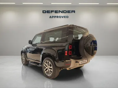 2025 لاند روفر ديفيندر اتش اس اي