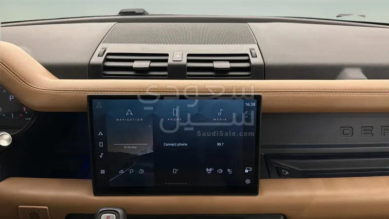 2025 لاند روفر ديفيندر اتش اس اي