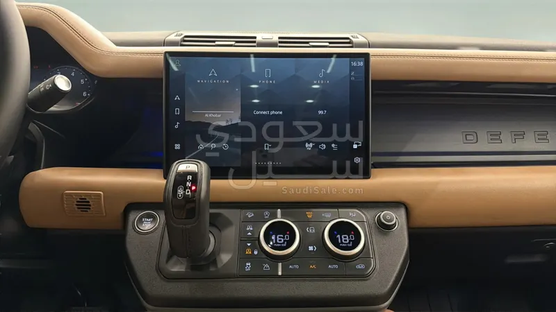 2025 لاند روفر ديفيندر اتش اس اي