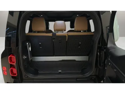 2025 لاند روفر ديفيندر اتش اس اي