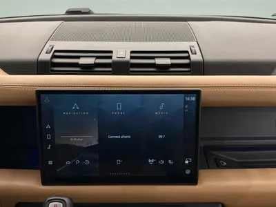 2025 لاند روفر ديفيندر اتش اس اي