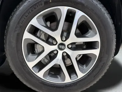 2025 لاند روفر ديفيندر اتش اس اي