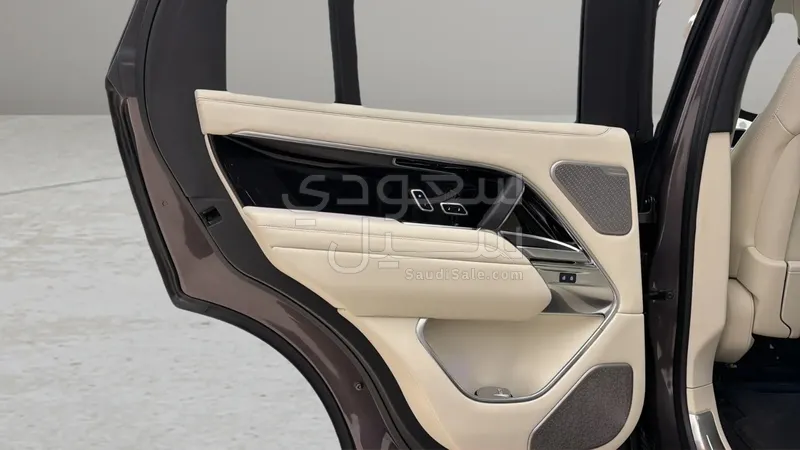 2025 لاند روفر رينج روفر اوتوبيوغرافي