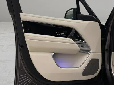 2025 لاند روفر رينج روفر اوتوبيوغرافي