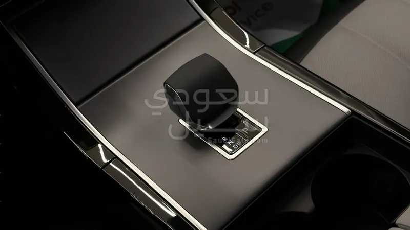 2025 لاند روفر رينج روفر ايفوك داينمك