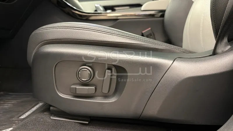 2025 لاند روفر رينج روفر ايفوك داينمك