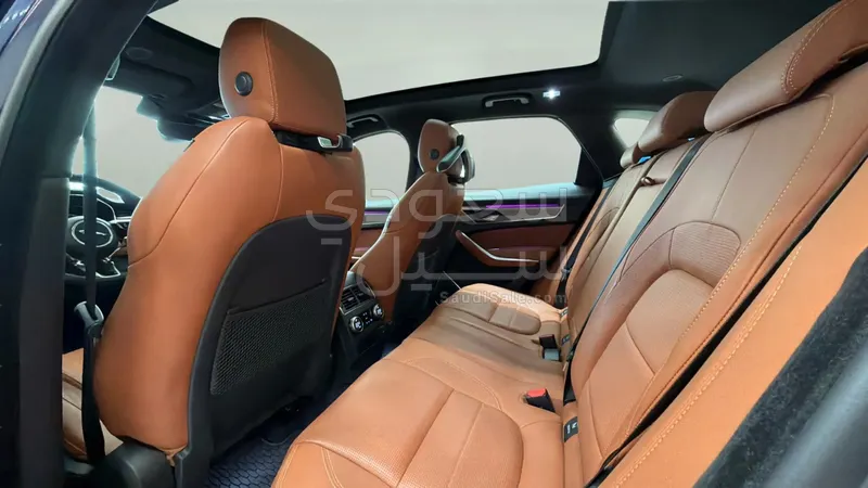 2024 جاكوار اف-بيس ار دايناميك