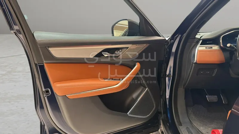 2024 جاكوار اف-بيس ار دايناميك