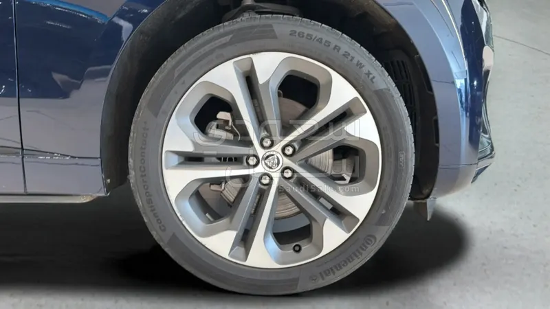 2024 جاكوار اف-بيس ار دايناميك