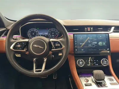 2024 جاكوار اف-بيس ار دايناميك