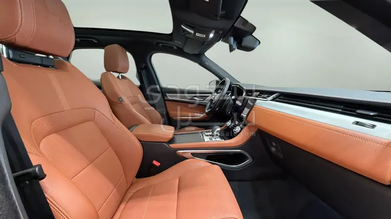 2024 جاكوار اف-بيس ار دايناميك