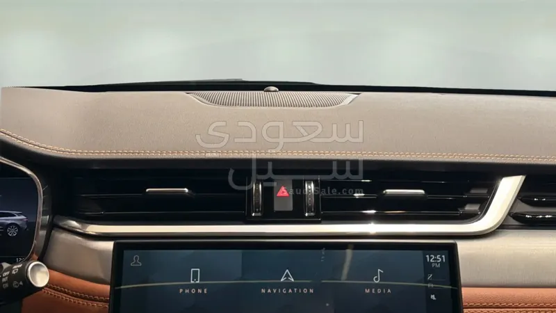 2024 جاكوار اف-بيس ار دايناميك